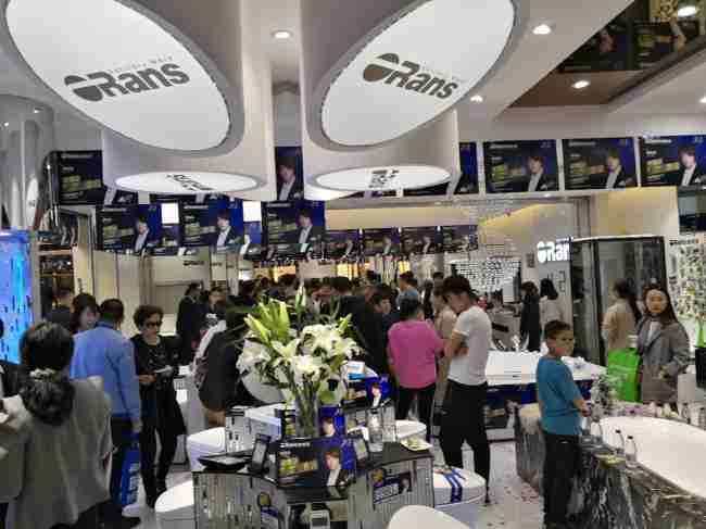 情歌王子黄格选燃爆鄂尔多斯，尊龙凯时20周年庆鄂尔多斯站完美收官